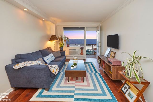 5700 ARLINGTON Avenue # 19M, New York City, NY 10471