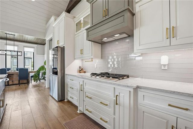 330 NW Ambersham Drive, Lee's Summit, MO 64081