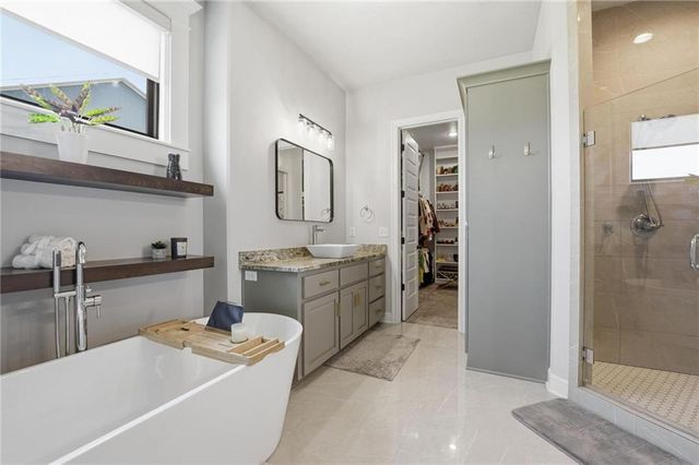 330 NW Ambersham Drive, Lee's Summit, MO 64081