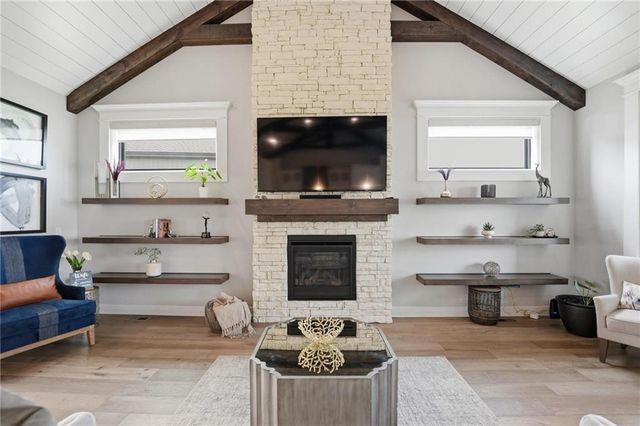 330 NW Ambersham Drive, Lee's Summit, MO 64081