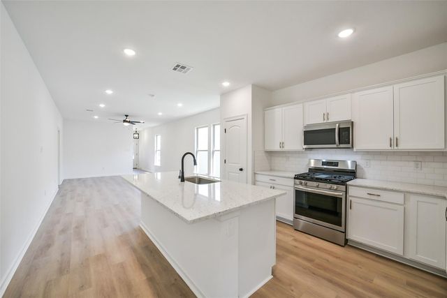 12827 Hannah Springs Lane, Magnolia, TX 77354