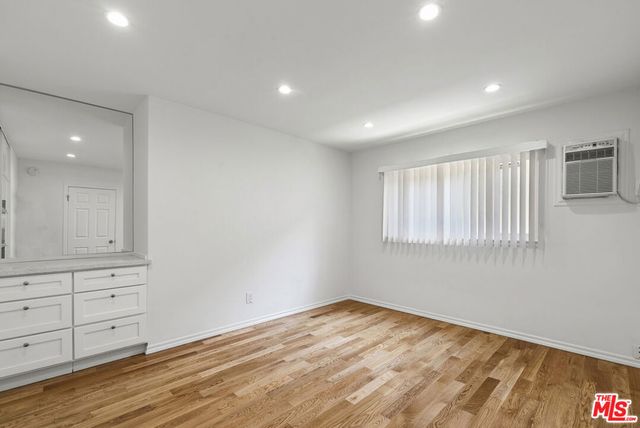 1233 N Harper Avenue 5, West Hollywood, CA 90046