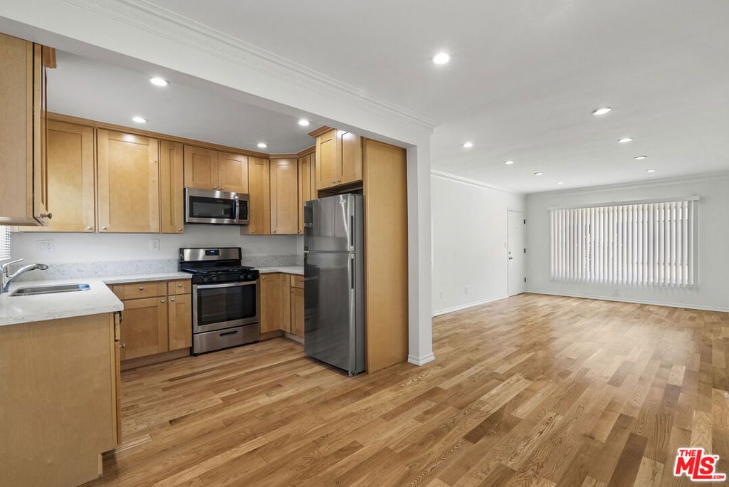 1233 N Harper Avenue 5, West Hollywood, CA 90046