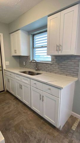 130 Green Branch Dr, Corpus Christi, TX 78405