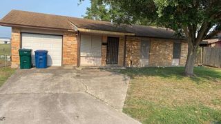 130 Green Branch Dr, Corpus Christi, TX 78405