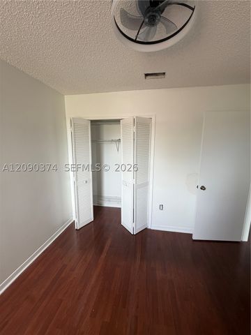 13893 SW 62nd Ter ., Miami, FL 33183