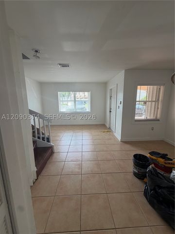 13893 SW 62nd Ter ., Miami, FL 33183