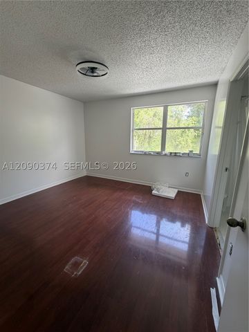 13893 SW 62nd Ter ., Miami, FL 33183