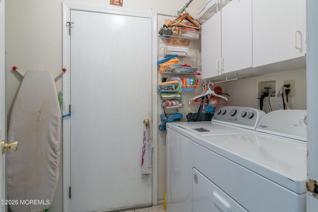 95 Farnworth Close, Freehold, NJ 07728