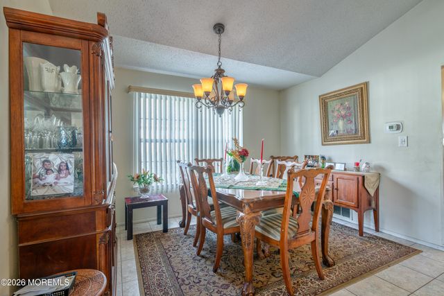 95 Farnworth Close, Freehold, NJ 07728