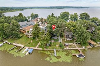 176 Riverside Island Drive, Fox Lake, IL 60020