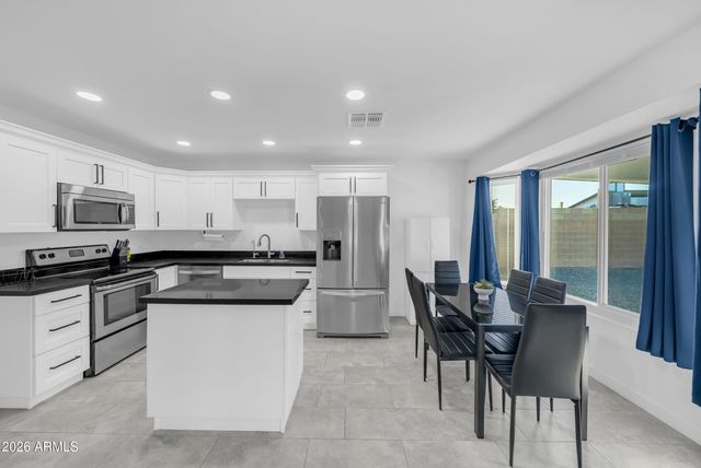 2412 E DOLPHIN Avenue, Mesa, AZ 85204