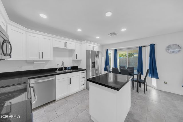 2412 E DOLPHIN Avenue, Mesa, AZ 85204