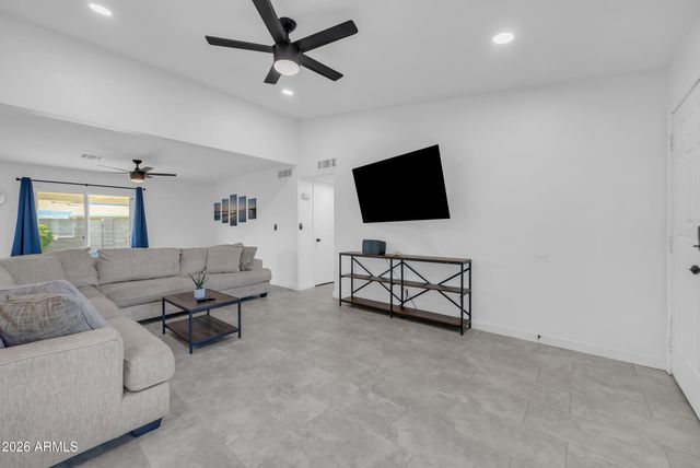 2412 E DOLPHIN Avenue, Mesa, AZ 85204