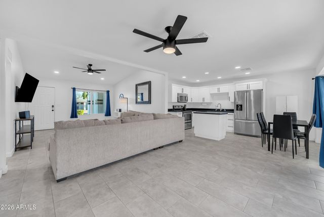 2412 E DOLPHIN Avenue, Mesa, AZ 85204