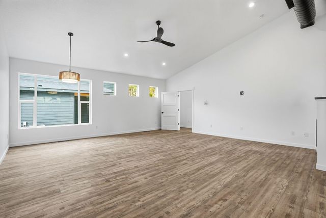 3728 E Nyberg Ln, Mead, WA 99021