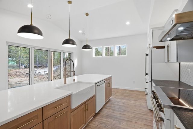 3728 E Nyberg Ln, Mead, WA 99021