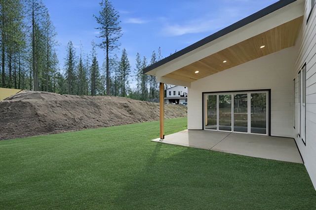 3728 E Nyberg Ln, Mead, WA 99021