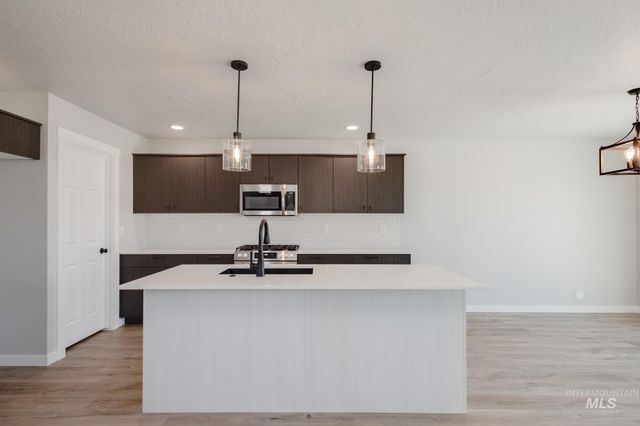 11061 Cart St, Caldwell, ID 83605