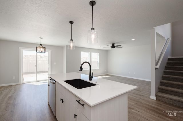 11061 Cart St, Caldwell, ID 83605