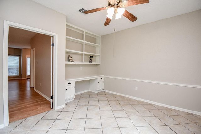 800 Country Place Drive 502, Houston, TX 77079