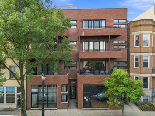 1925 W Irving Park Road 3, Chicago, IL 60613