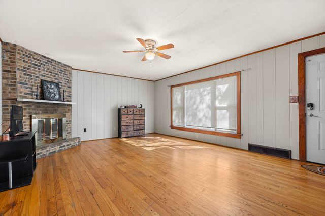 2422 Ridge Avenue, Rockford, IL 61103