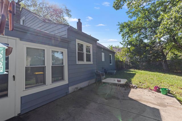 2422 Ridge Avenue, Rockford, IL 61103