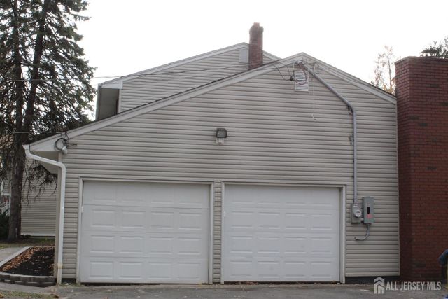 1 Sussex Road, East Brunswick, NJ 08816