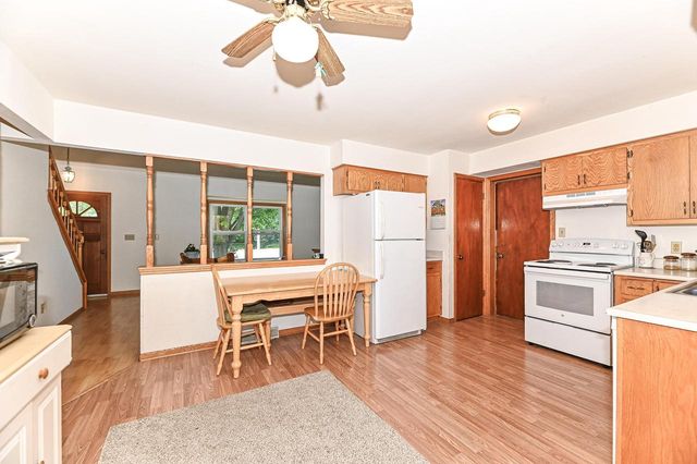 960 E Oakwood ROAD, Oak Creek, WI 53154
