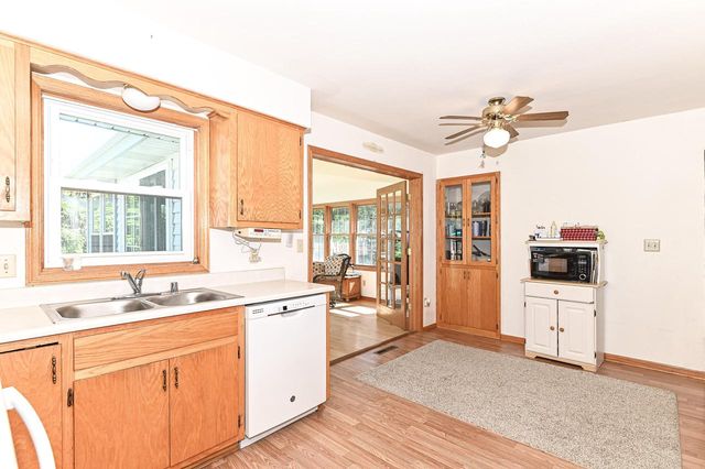 960 E Oakwood ROAD, Oak Creek, WI 53154