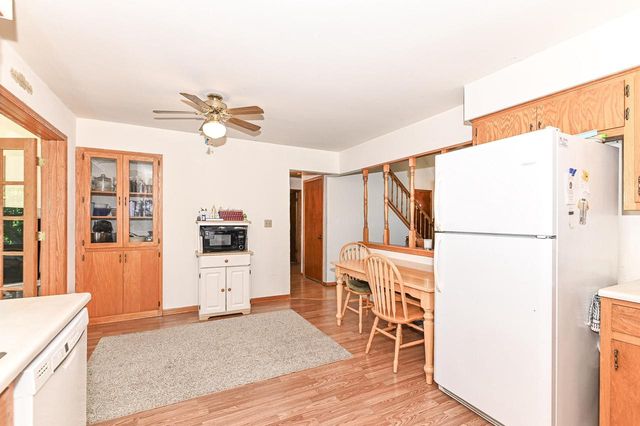 960 E Oakwood ROAD, Oak Creek, WI 53154