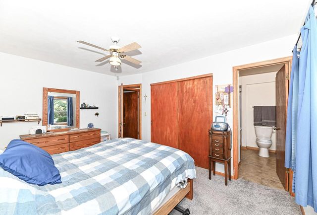 960 E Oakwood ROAD, Oak Creek, WI 53154