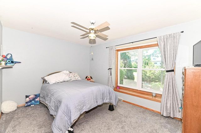 960 E Oakwood ROAD, Oak Creek, WI 53154