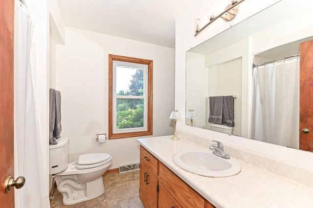 960 E Oakwood ROAD, Oak Creek, WI 53154