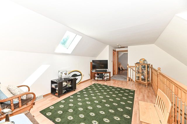960 E Oakwood ROAD, Oak Creek, WI 53154
