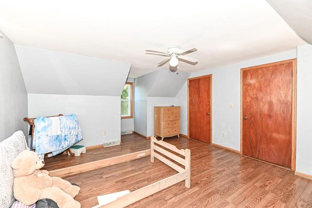 960 E Oakwood ROAD, Oak Creek, WI 53154