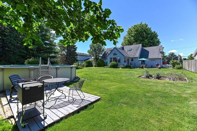 960 E Oakwood ROAD, Oak Creek, WI 53154