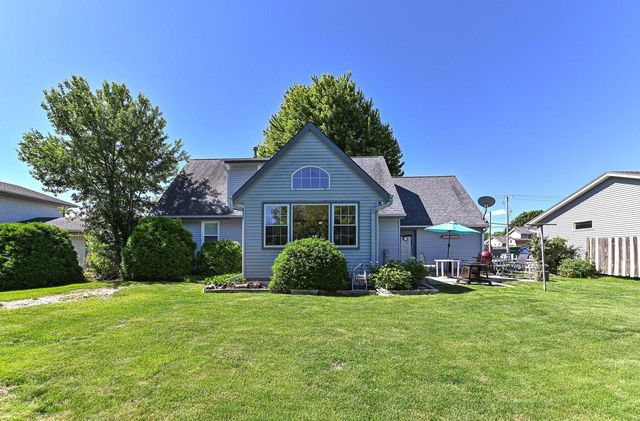 960 E Oakwood ROAD, Oak Creek, WI 53154