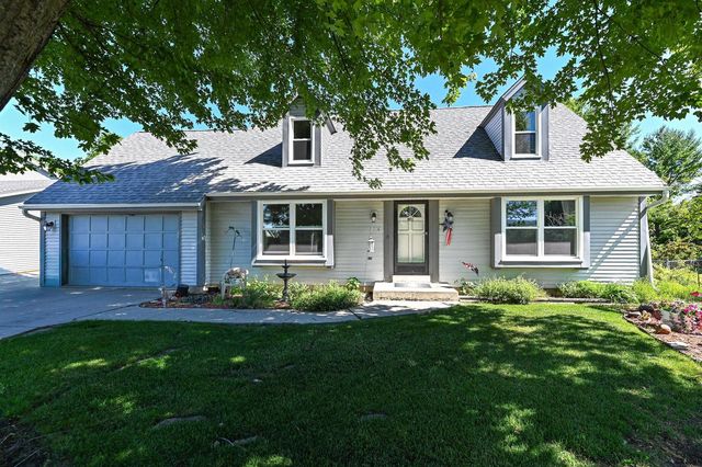 960 E Oakwood ROAD, Oak Creek, WI 53154