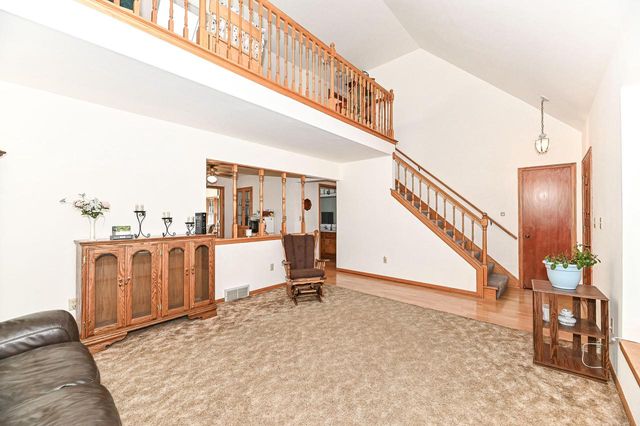 960 E Oakwood ROAD, Oak Creek, WI 53154