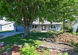 960 E Oakwood ROAD, Oak Creek, WI 53154