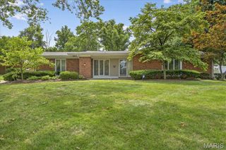 1236 Warson Pines Drive, St Louis, MO 63132