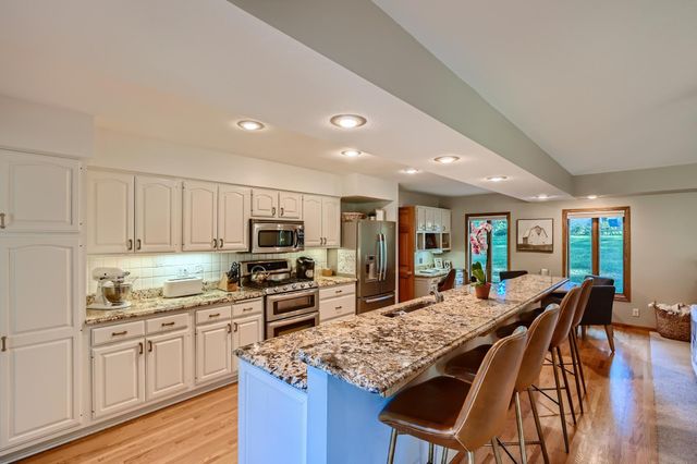 3200 Frear Drive, Minnetonka, MN 55305