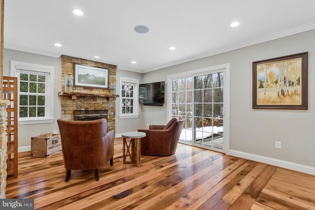 10912 HUNT CLUB RD, Reston, VA 20190