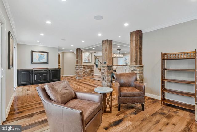 10912 HUNT CLUB RD, Reston, VA 20190