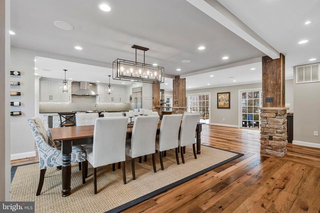 10912 HUNT CLUB RD, Reston, VA 20190