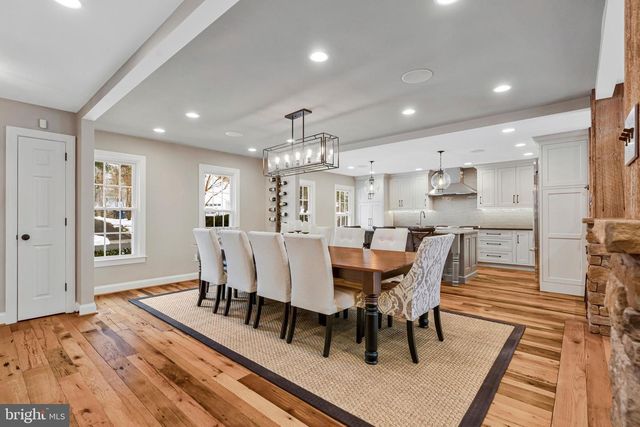 10912 HUNT CLUB RD, Reston, VA 20190