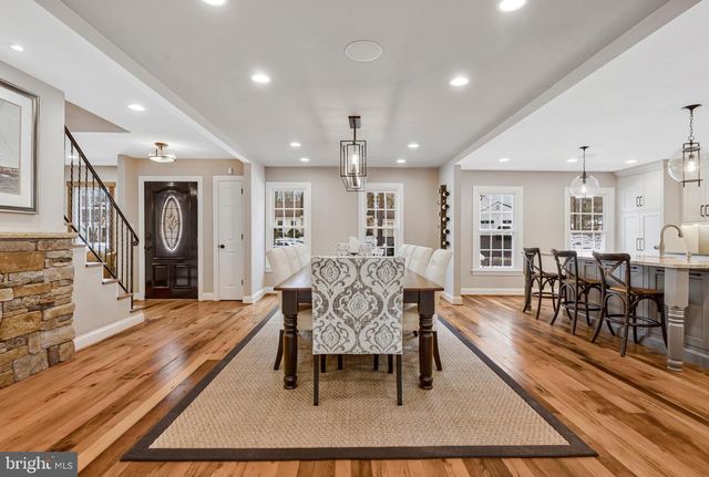 10912 HUNT CLUB RD, Reston, VA 20190