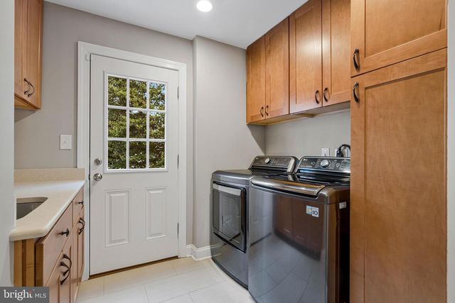 10912 HUNT CLUB RD, Reston, VA 20190